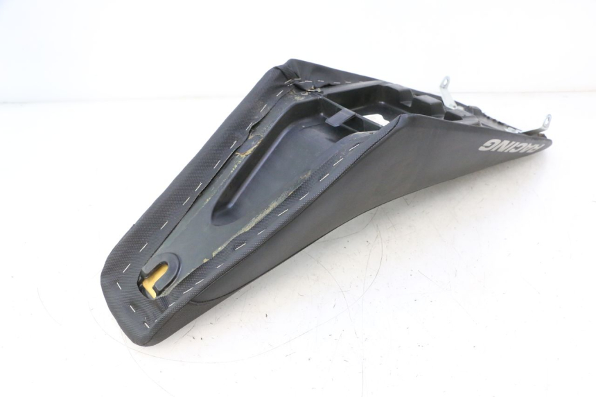 photo de SEAT HM HONDA CRM DERAPAGE RR 50 (2006 - 2017) - Surface and material condition
