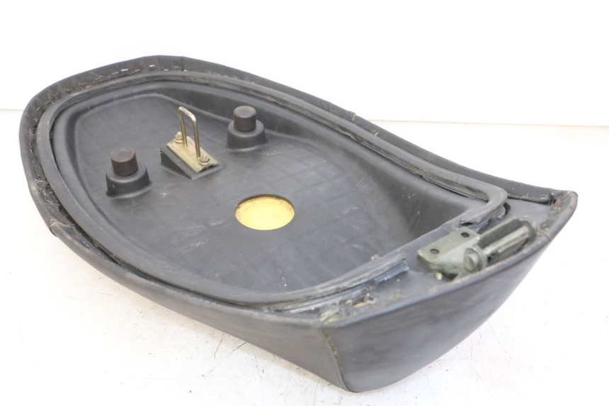 photo de SEAT DAELIM BESBI 125 (2007 - 2008) - Fixing points details