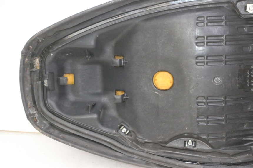 photo de SEAT HONDA FES S-WING SWING ABS 125 (2007 - 2015) - Fixing points details