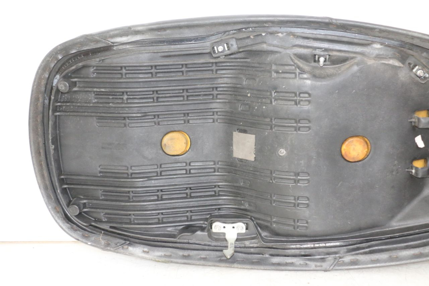 photo de SEAT HONDA FES S-WING SWING 125 (2007 - 2015) - High-resolution close-up