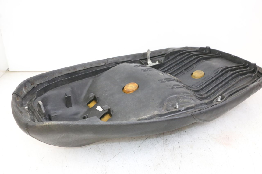 photo de SEAT HONDA FES S-WING SWING 125 (2007 - 2015) - Markings and original references