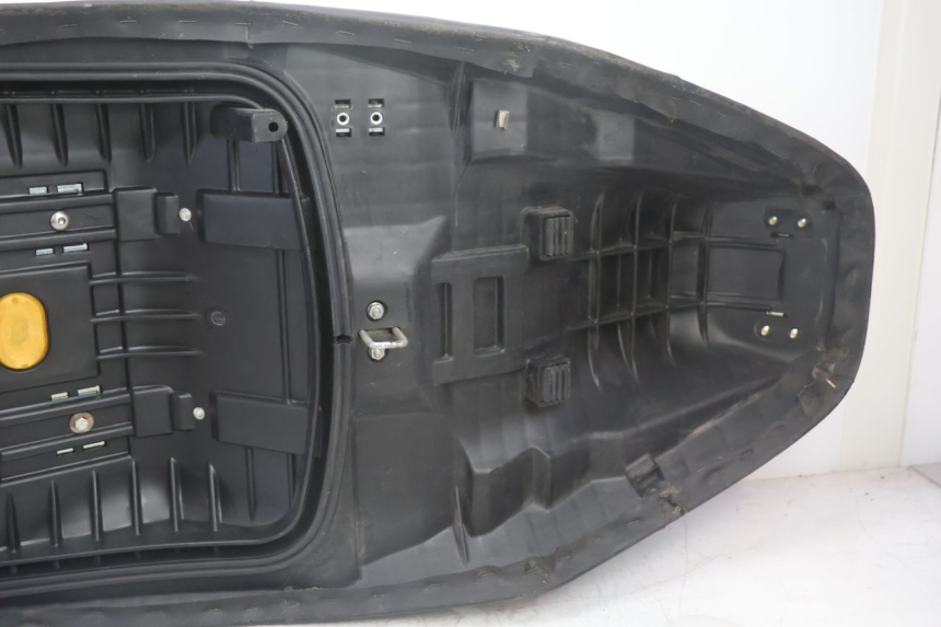photo de SEAT HONDA FJS SILVER WING SILVERWING 400 (2005 - 2008) - Alternative angle
