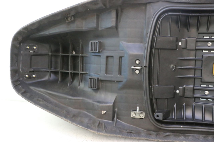photo de SEAT HONDA FJS SILVER WING SILVERWING 400 (2005 - 2008) - Alternative angle