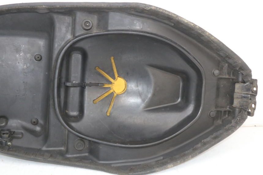 photo de SEAT PIAGGIO FLY 4T 50 (2004 - 2010) - Markings and original references