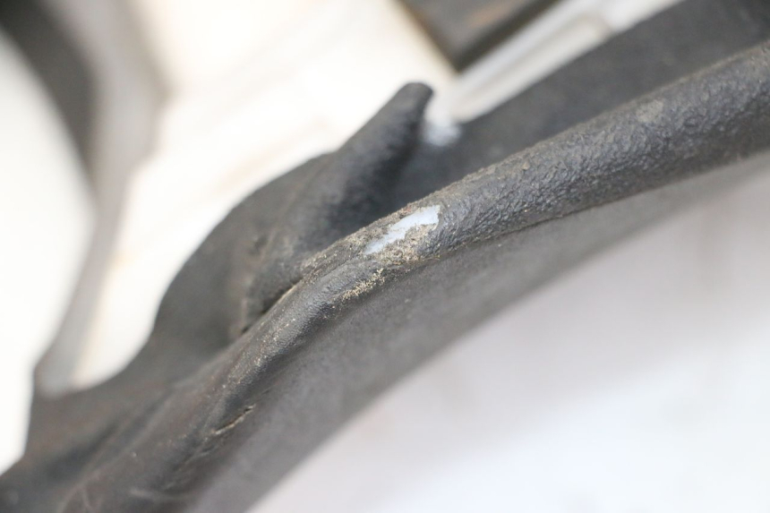 photo de SEAT YAMAHA FZ6 FAZER S2 600 (2007 - 2011) - Fixing points details