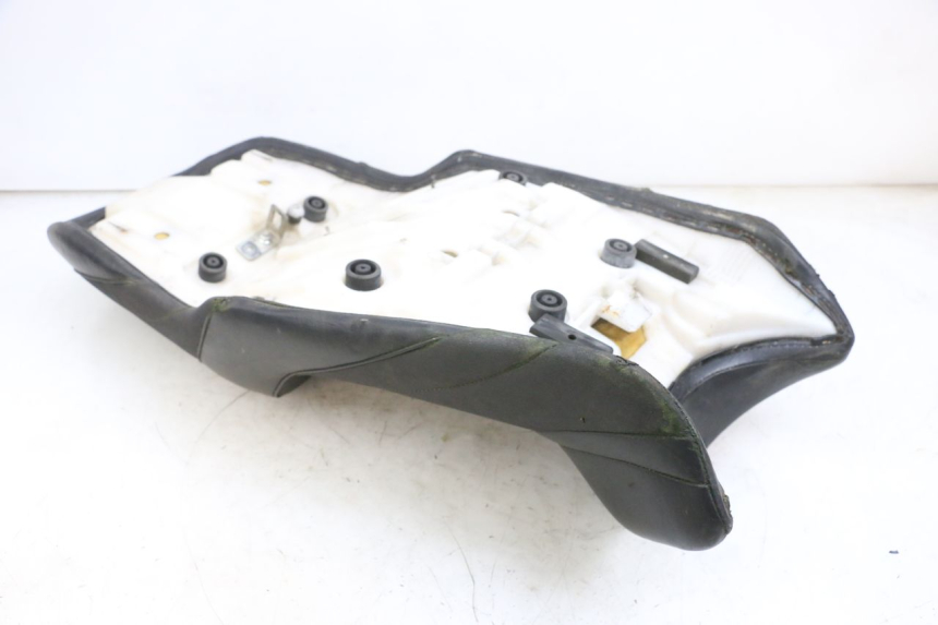 photo de SEAT YAMAHA FZ6 N FAZER 600 (2004 - 2006) - Fixing points details