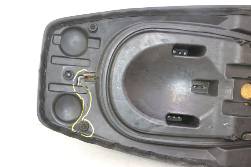 photo de SEAT GILERA GP 800 (2007 - 2013) - Fixing points details