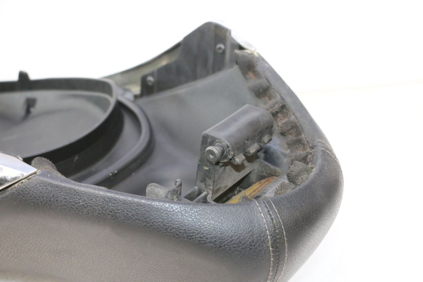 photo de SEAT PIAGGIO LIBERTY IGET 4T 50 (2015 - 2020) - Fixing points details