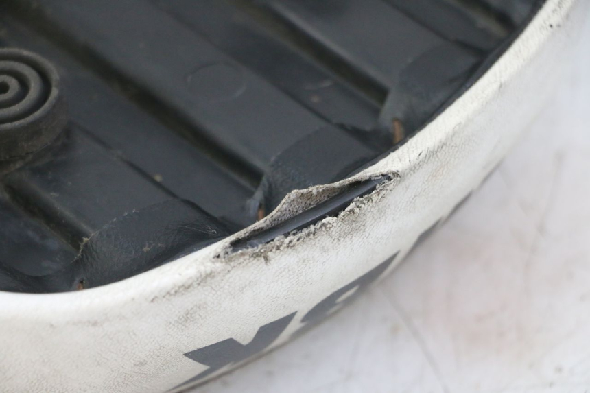 photo de SEAT MBK BOOSTER SPIRIT NAKED 50 (2004 - 2017) - Surface and material condition