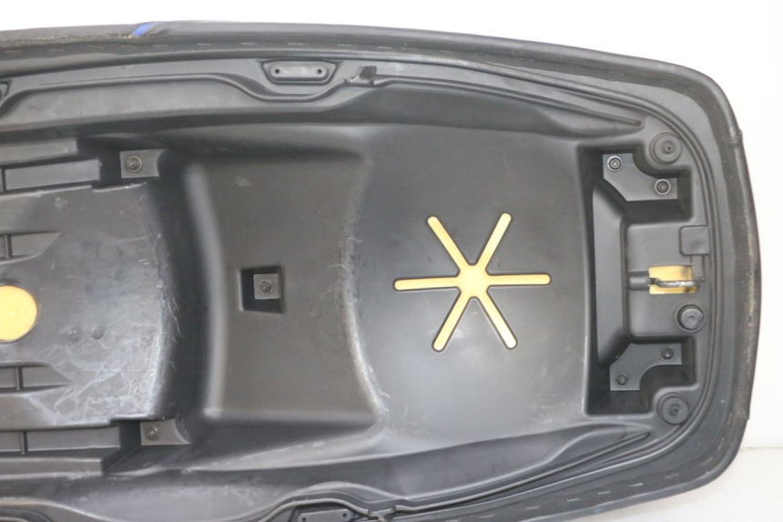 photo de SEAT PIAGGIO MP3 500 (2016 - 2018) - Fixing points details