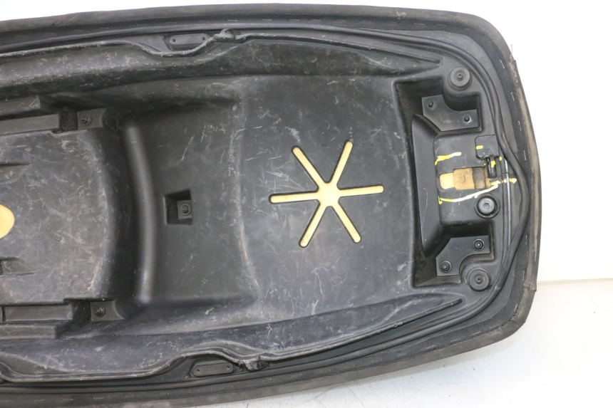 photo de SEAT PIAGGIO MP3 500 (2016 - 2018) - Fixing points details