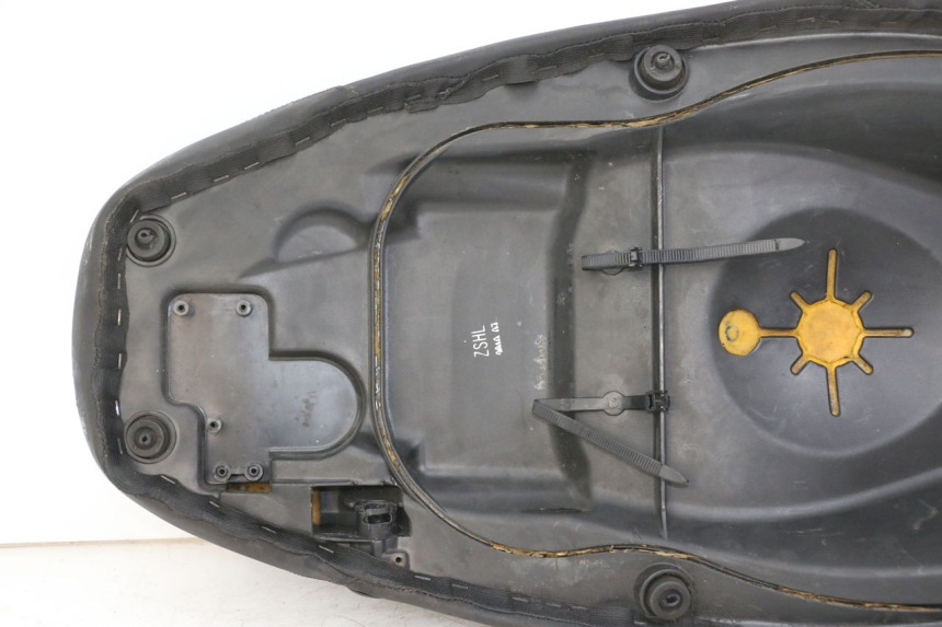 photo de SEAT PIAGGIO NEW TYPHOON 50 (2010 - 2017) - High-resolution close-up