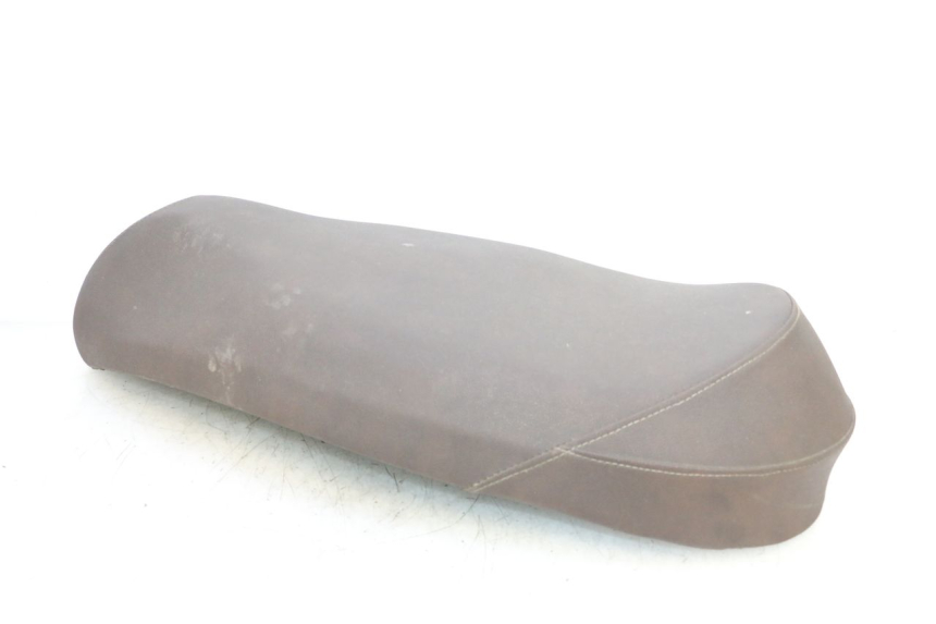 photo de SEAT EFUN PUSA 1 - Surface and material condition