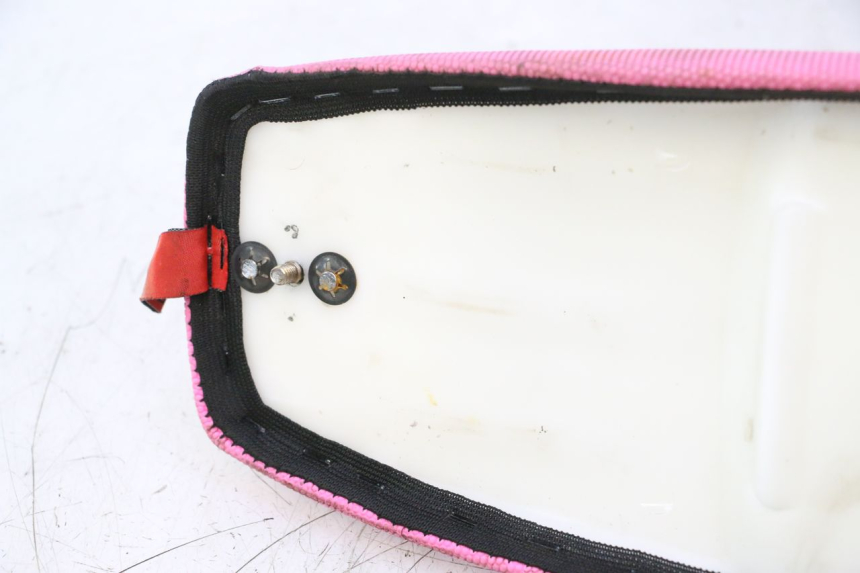 photo de SEAT APOLLO RFZ 150 - Surface and material condition