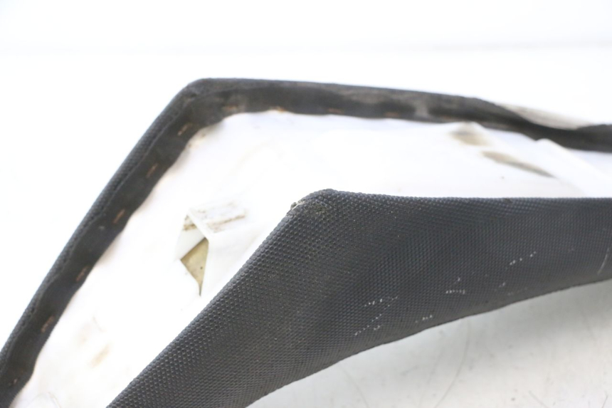 photo de SEAT APOLLO RFZ 140 - Surface and material condition