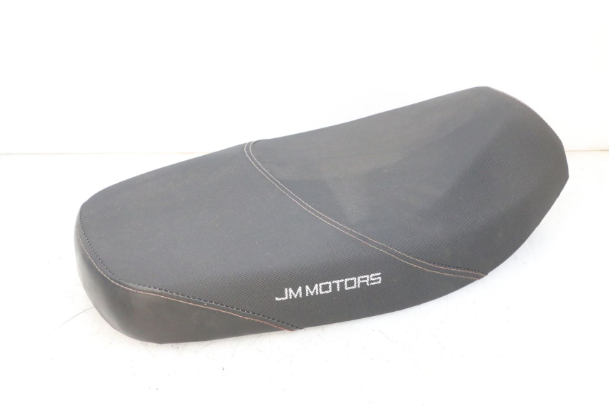 photo de SEAT JM MOTORS SANTANA EVO 50 (2024 - 2026) - Surface and material condition