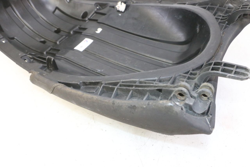 photo de SEAT PEUGEOT SATELIS 125 (2013 - 2018) - Detailed visual inspection