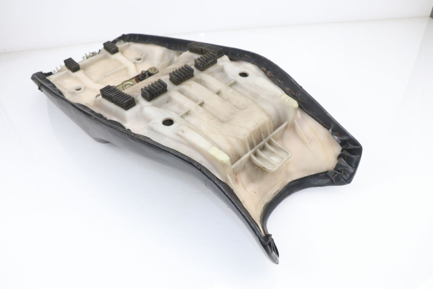 photo de SEAT SUZUKI GSX F GSXF 750 (1988 - 1998) - Detailed visual inspection