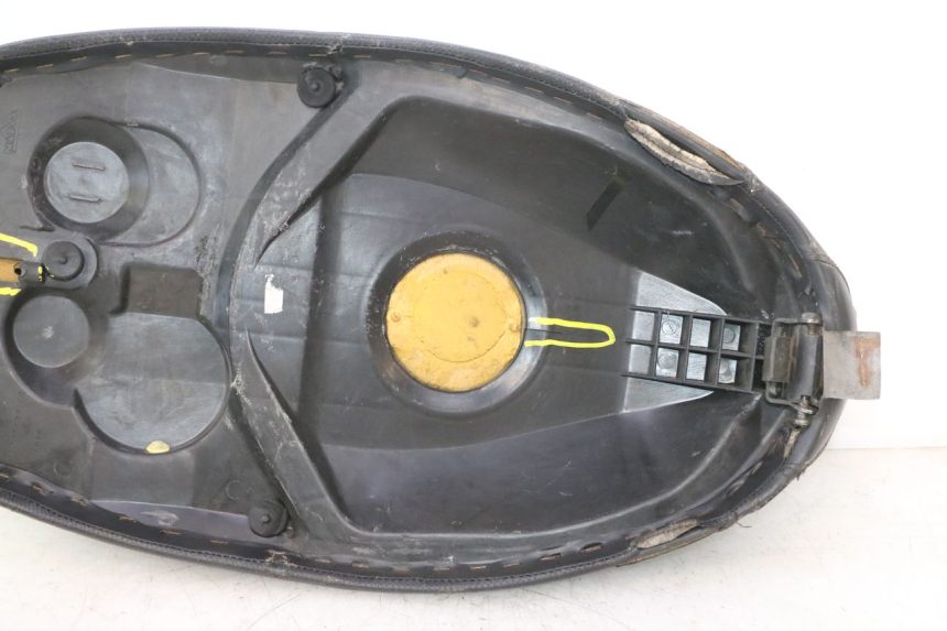 photo de SEAT PEUGEOT TREKKER 50 (1995 - 2004) - Alternative angle