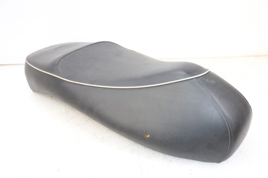 photo de SEAT PIAGGIO VESPA GTS SUPER IE 125 (2009 - 2016) - Distinctive features