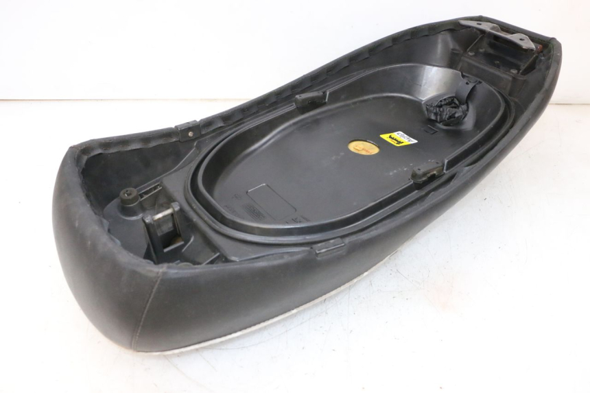 photo de SEAT PIAGGIO VESPA GTS SUPER IE 125 (2009 - 2016) - Alternative perspective