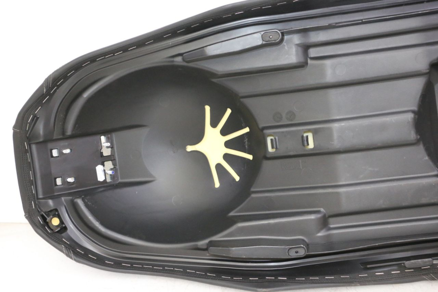 photo de SEAT YAMAHA XMAX X-MAX 125 (2021 - 2025) - Additional view of the item