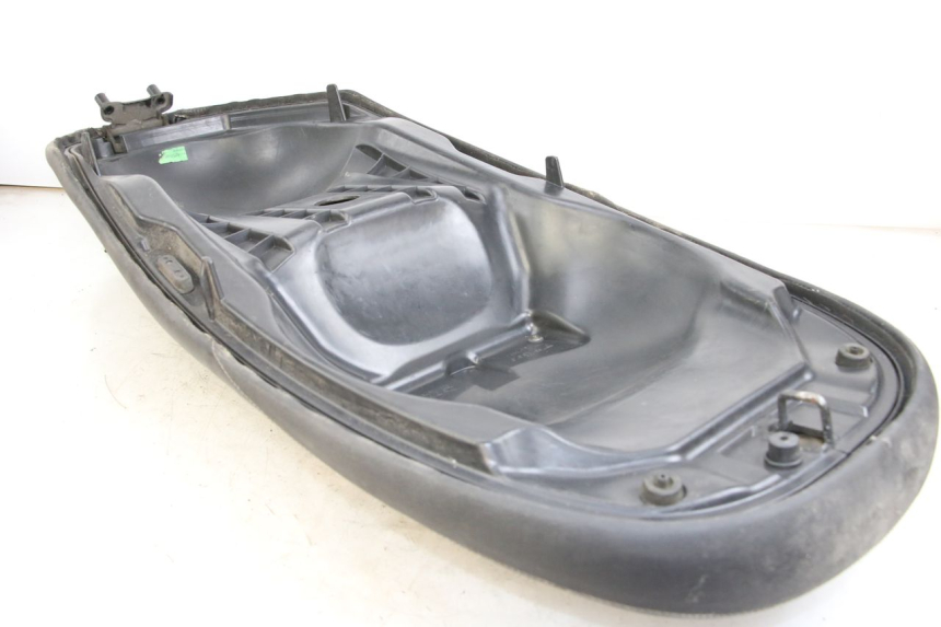 photo de SEAT PIAGGIO X10 125 (2012 - 2017) - Fixing points details