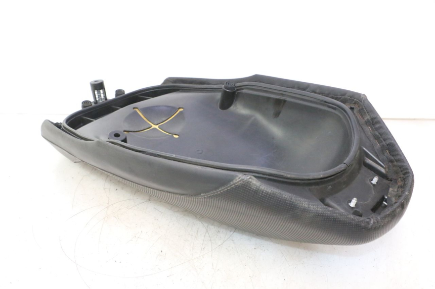 photo de SEAT YAMAHA YP MAJESTY 125 (2002 - 2006) - Distinctive features