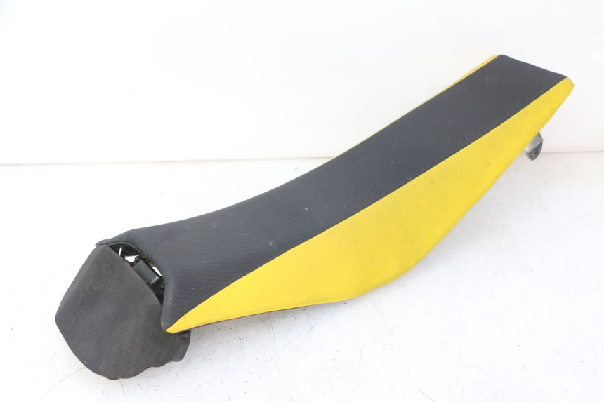 photo de SEAT YAMAHA YZF YZ-F 450 (2014 - 2016) - Distinctive features