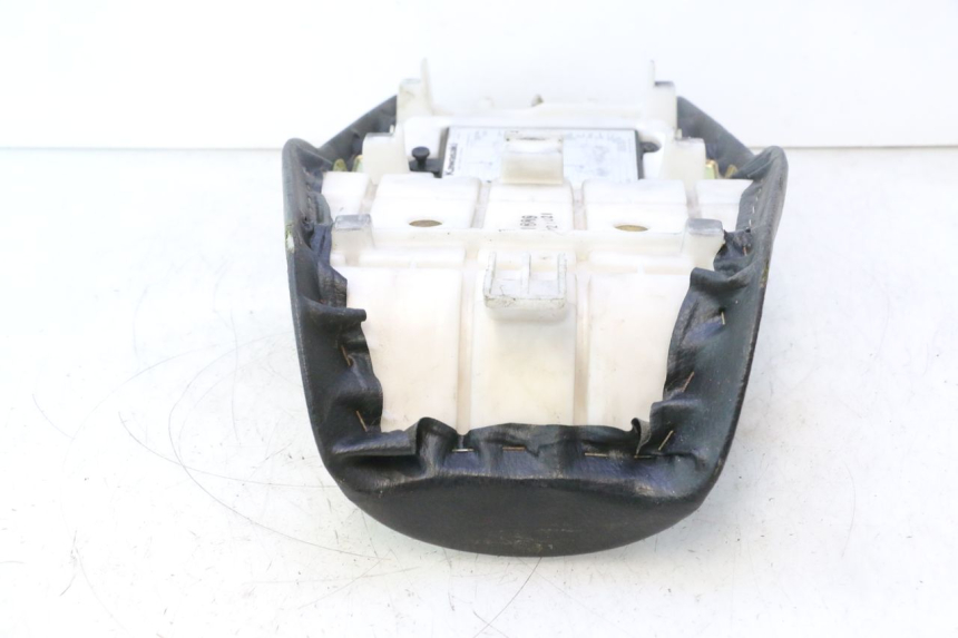 photo de SEAT KAWASAKI ZZR 600 (1995 - 2004) - Detailed visual inspection