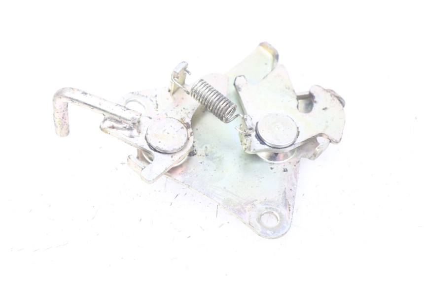 photo de SEAT LOCK SET HONDA CBR R 125 (2003 - 2006) - Alternative perspective