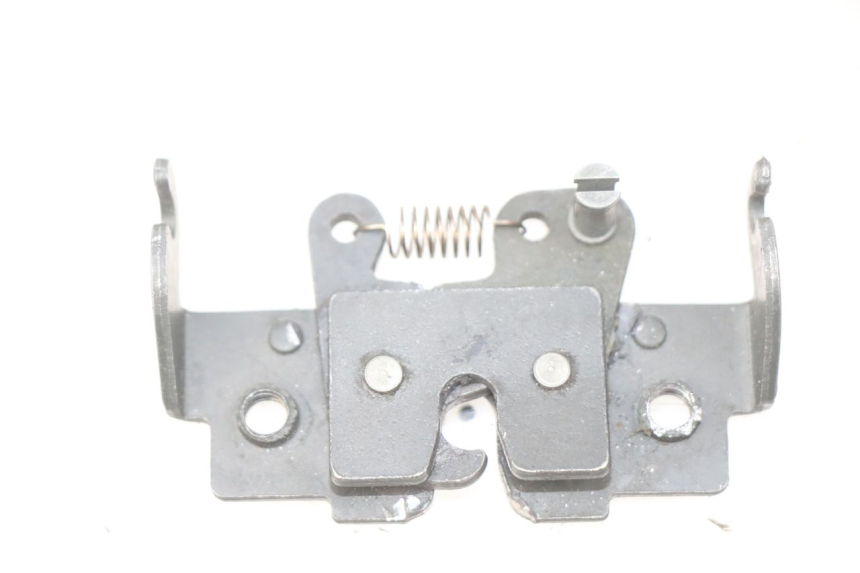 photo de SEAT LOCK PIAGGIO MP3 LT 300 (2010 - 2016) - Zoom on usage condition