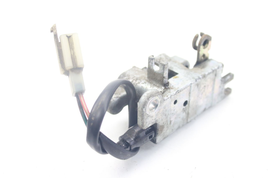 photo de SEAT LOCK KYMCO PEOPLE 250 (2004 - 2008) - Zoom on usage condition