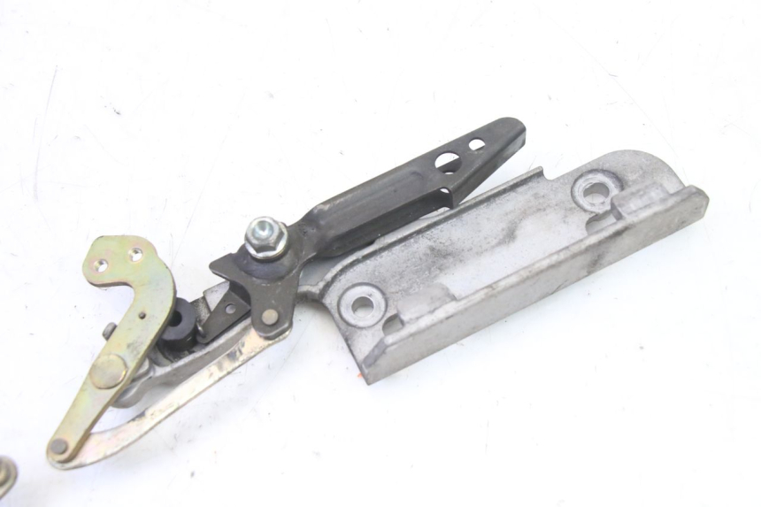 photo de SEAT LOCK SET HONDA ST PAN EUROPEAN 1300 (2002 - 2013) - Zoom on usage condition