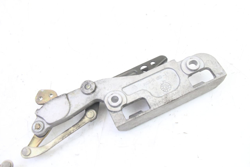 photo de SEAT LOCK SET HONDA ST PAN EUROPEAN 1300 (2002 - 2013) - Fixing points details