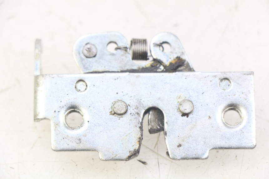 photo de SEAT LOCK YAMAHA XMAX X-MAX 125 (2006 - 2009) - Zoom on usage condition