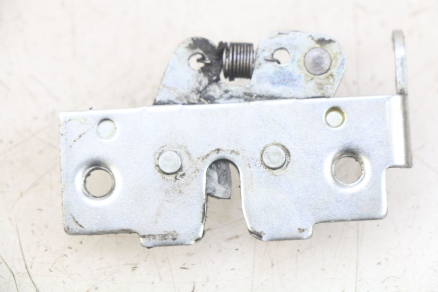 photo de SEAT LOCK YAMAHA XMAX X-MAX 125 (2006 - 2009) - Zoom on usage condition