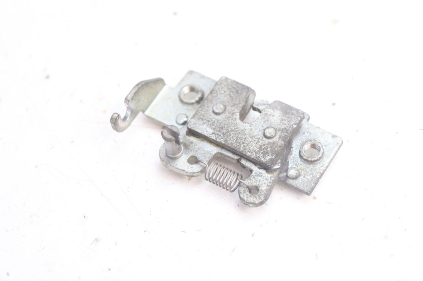 photo de SEAT LOCK YAMAHA XMAX X-MAX 125 (2006 - 2009) - Component detail