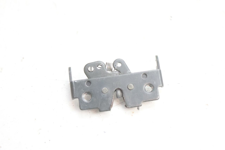 photo de SEAT LOCK SET PIAGGIO X8 STREET 125 (2006 - 2007) - Alternative perspective