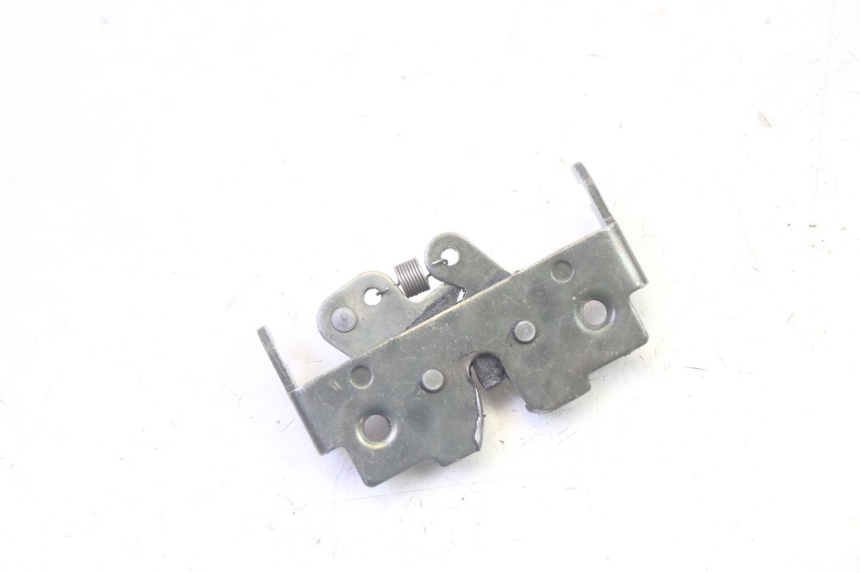 photo de SEAT LOCK PIAGGIO X8 125 (2004 - 2007) - Zoom on usage condition