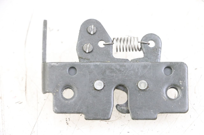 photo de SEAT LOCK PIAGGIO XEVO - X EVO 125 (2007 - 2017) - Zoom on usage condition