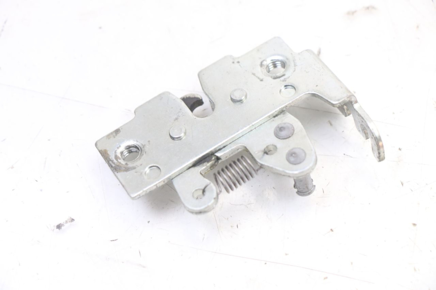 photo de SEAT LOCK PIAGGIO XEVO - X EVO 125 (2007 - 2017) - Alternative perspective