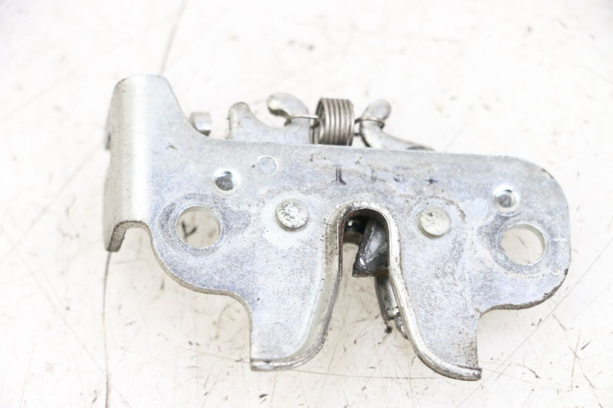 photo de SEAT LOCK SET SUZUKI ADDRESS 110 (2015 - 2020) - Zoom on usage condition