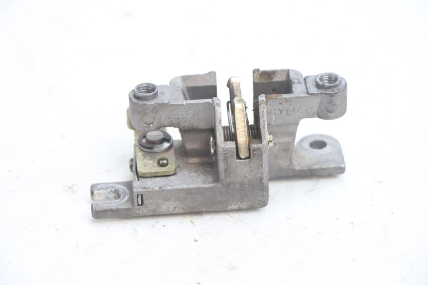 photo de SEAT LOCK SET KYMCO AGILITY PREMIUM 50 (2007 - 2010) - Zoom on usage condition