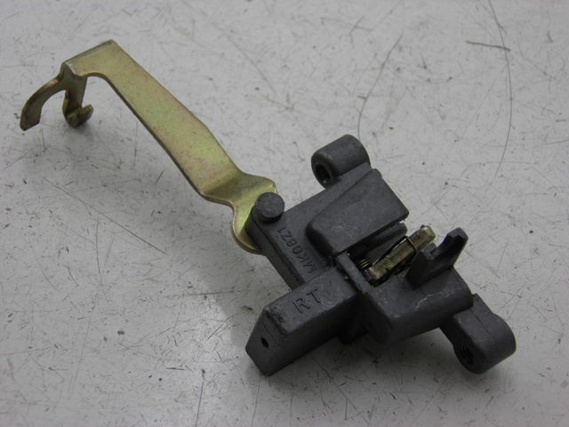 photo de SEAT LOCK SET BAOTIAN BT COLLECTOR 50 (2005 - 2013) - Component detail
