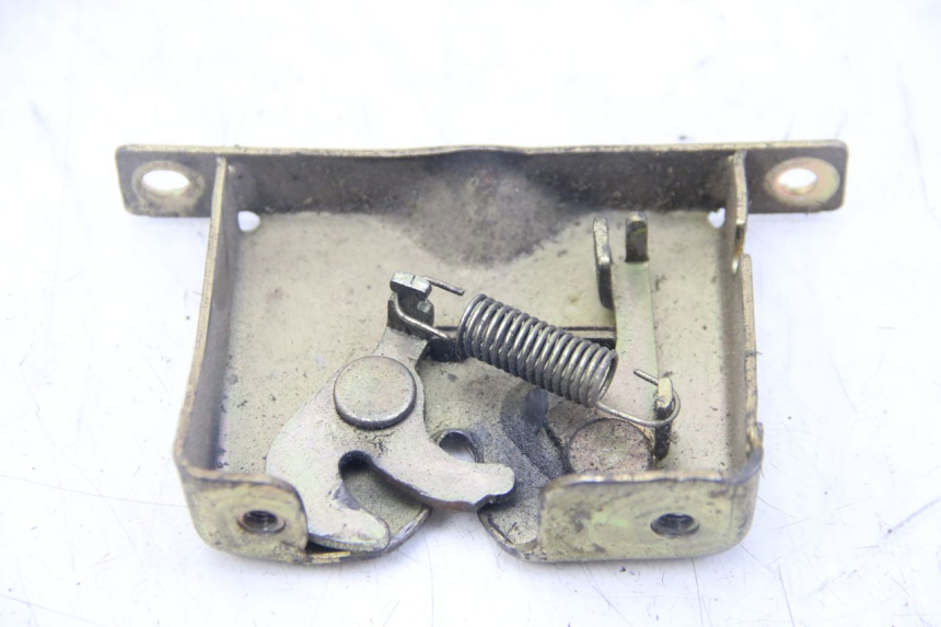 photo de SEAT LOCK PGO BIG MAX 50 (2001 - 2009) - Zoom on usage condition