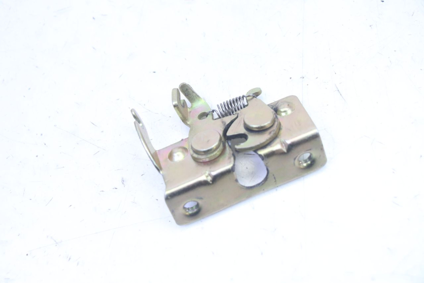 photo de SEAT LOCK SET MOTRON BREEZY 4T 50 (2021 - 2025) - Zoom on usage condition