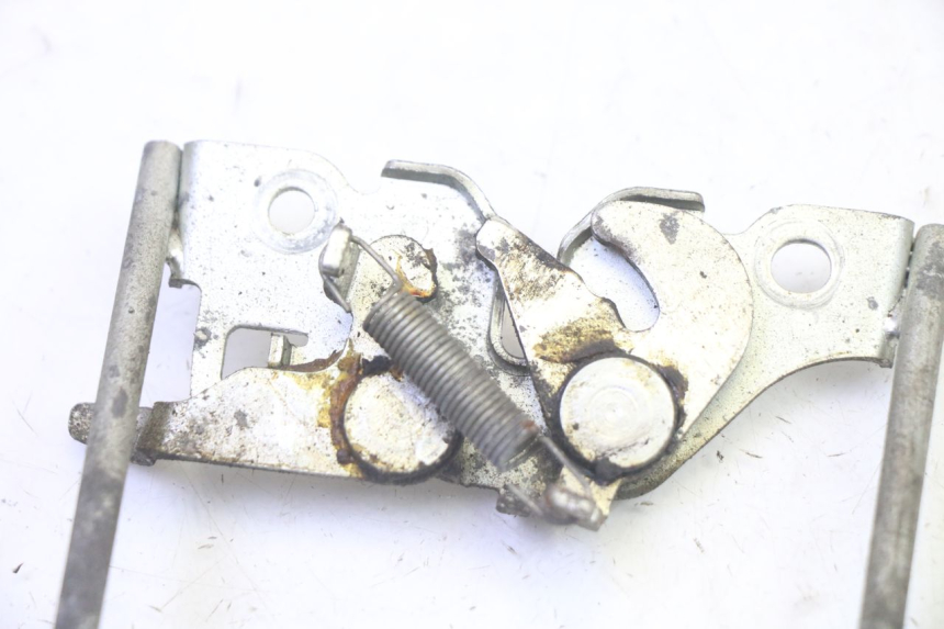 photo de SEAT LOCK SET HONDA CBF 125 (2009 - 2015) - Zoom on usage condition