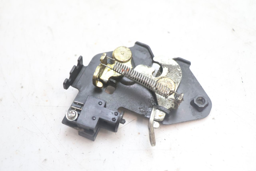 photo de SEAT LOCK SET HONDA FJS SILVER WING SILVERWING 400 (2005 - 2008) - Zoom on usage condition
