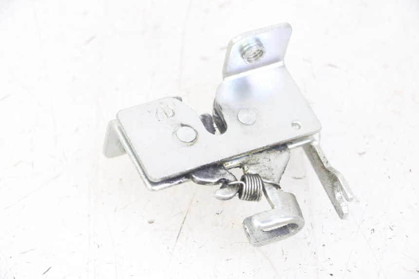 photo de SEAT LOCK VENESI FLY RETRO 4T 50 (2020 - 2025) - Zoom on usage condition